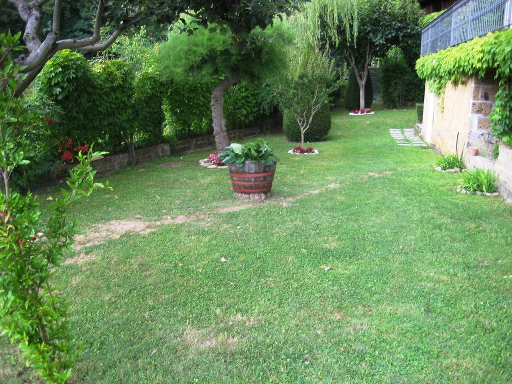 מלון Marsia Agriturismo La Rocca מראה חיצוני תמונה