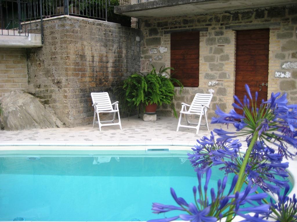 מלון Marsia Agriturismo La Rocca מראה חיצוני תמונה