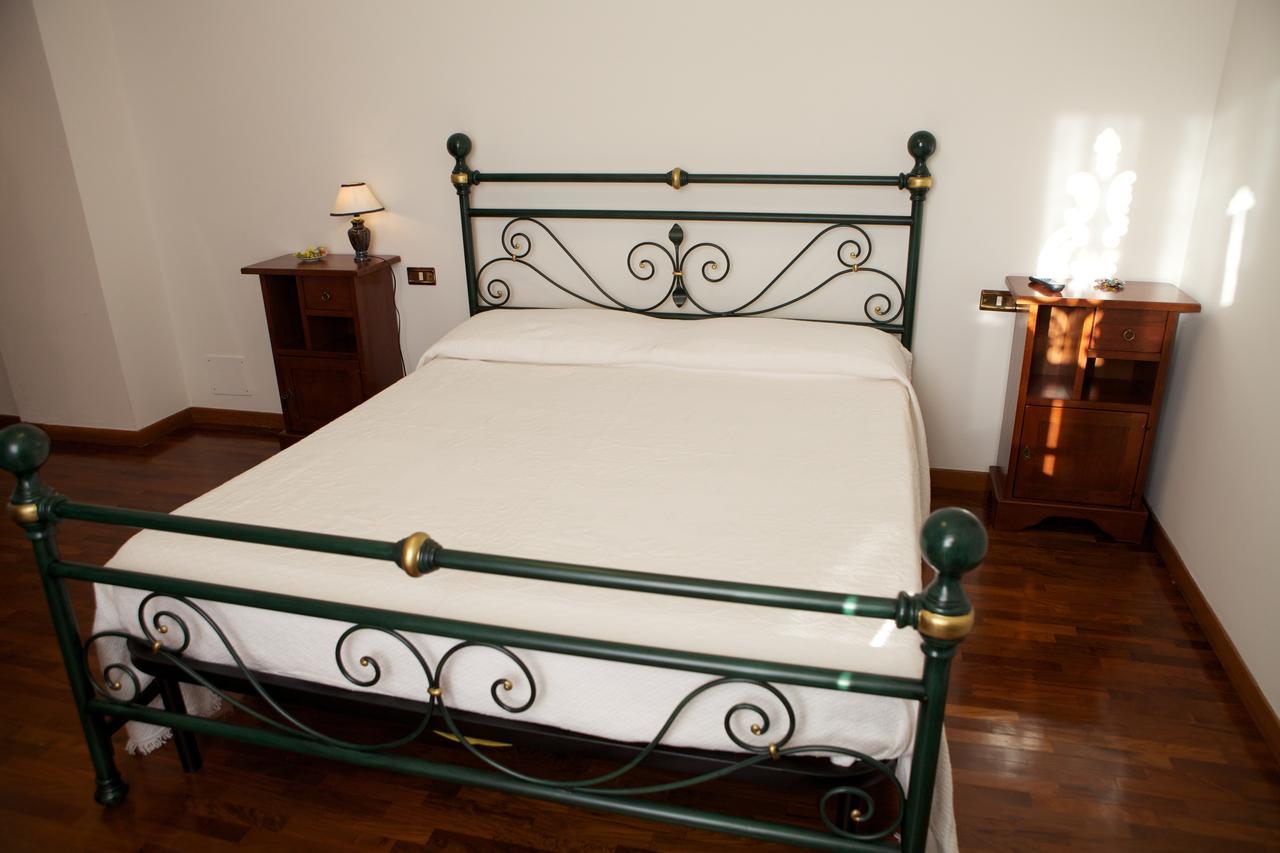 מלון Marsia Agriturismo La Rocca חדר תמונה